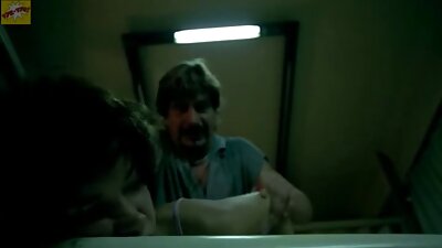 Kitija ir īsta burbuļojoša nobriedusi MILF, kurai vienkārši patīk sekss